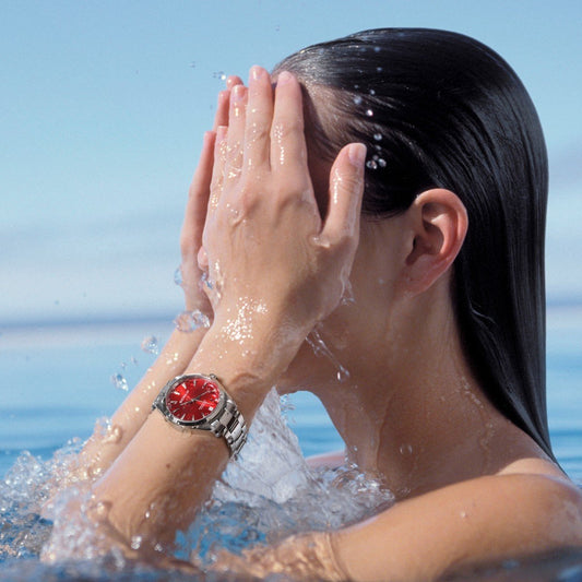 Elegant Women's Dive Watch